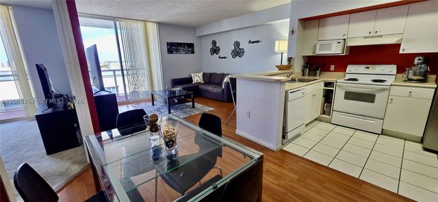 5085 NW 7th St 1505, Miami, FL 33126