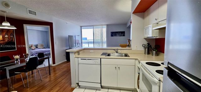 5085 NW 7th St 1505, Miami, FL 33126