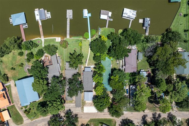 136 Thunderbird Drive, Mabank, TX 75156