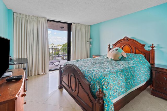 859 Jeffery Street 506, Boca Raton, FL 33487