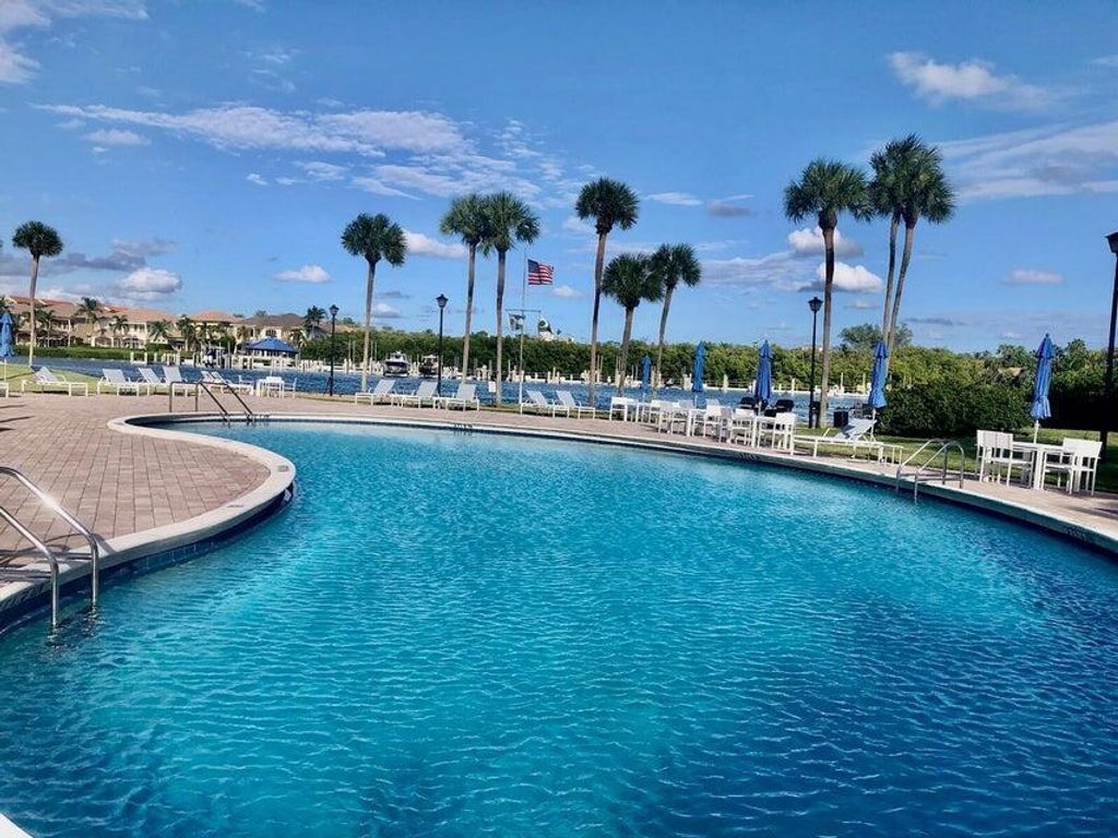 859 Jeffery Street 506, Boca Raton, FL 33487