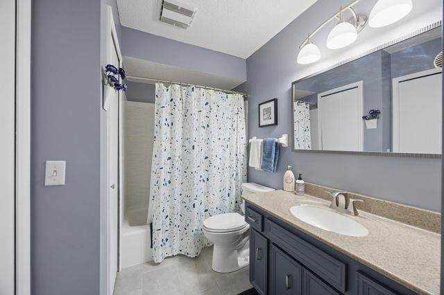 2679 Lake Court Circle, Mounds View, MN 55112