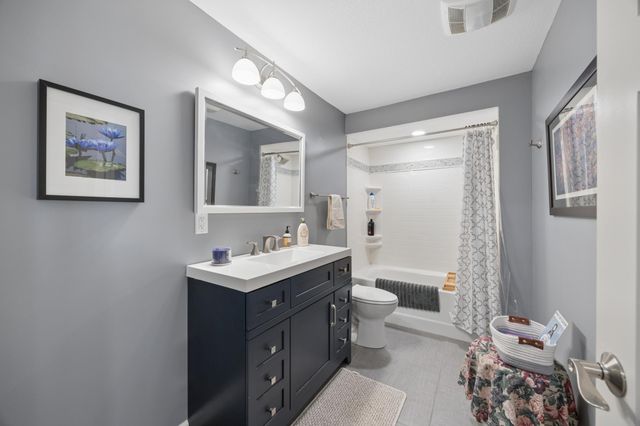 2679 Lake Court Circle, Mounds View, MN 55112