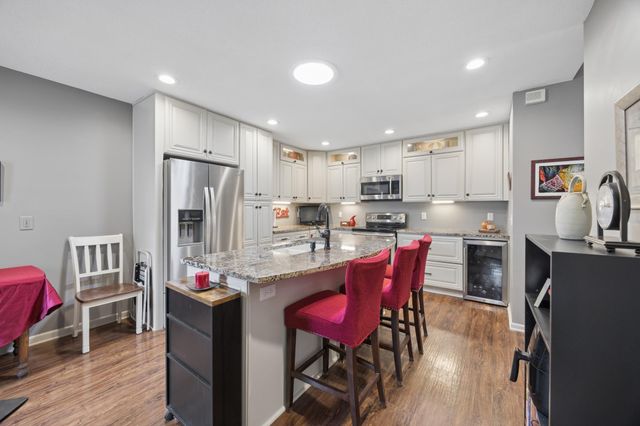 2679 Lake Court Circle, Mounds View, MN 55112