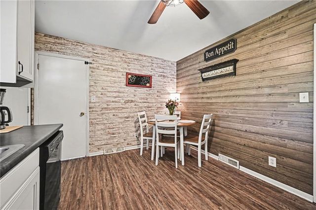 105 BEACH Drive, Lake Tapawingo, MO 64015