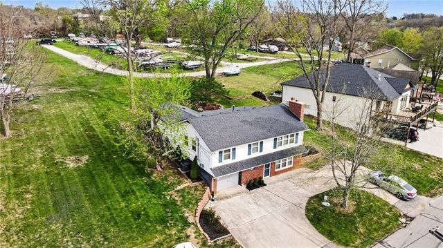 105 BEACH Drive, Lake Tapawingo, MO 64015
