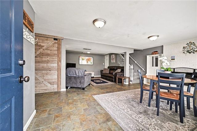 105 BEACH Drive, Lake Tapawingo, MO 64015