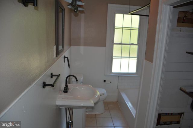 808 N WHITFORD RD, Exton, PA 19341