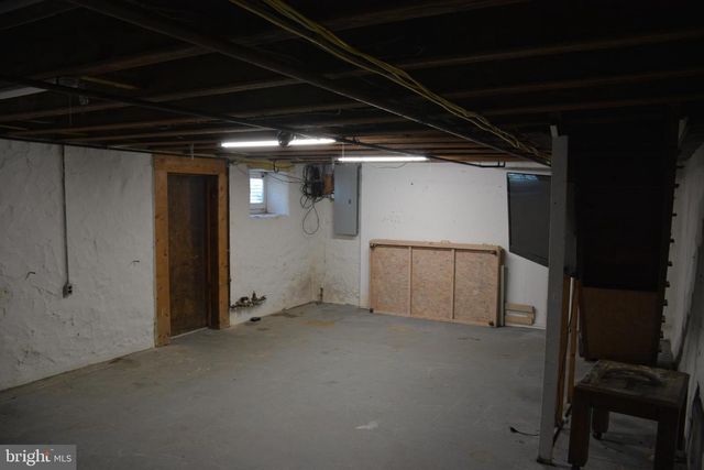 808 N WHITFORD RD, Exton, PA 19341