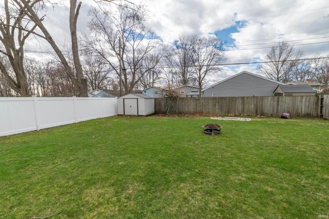 1715 Sterling Drive, South Bend, IN 46635