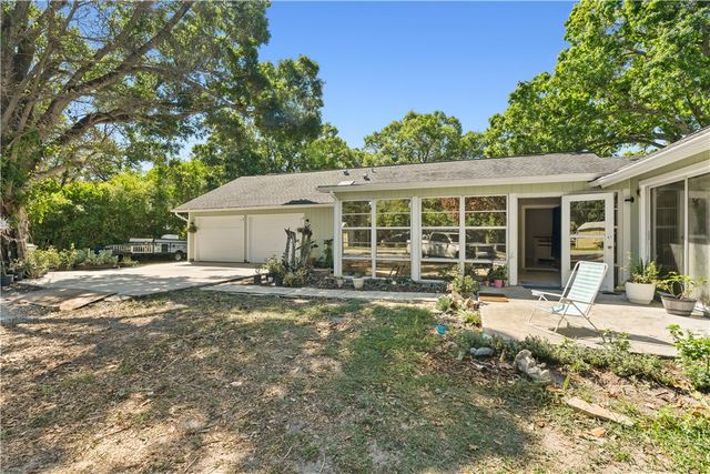 1850 25th Avenue, Vero Beach, FL 32960