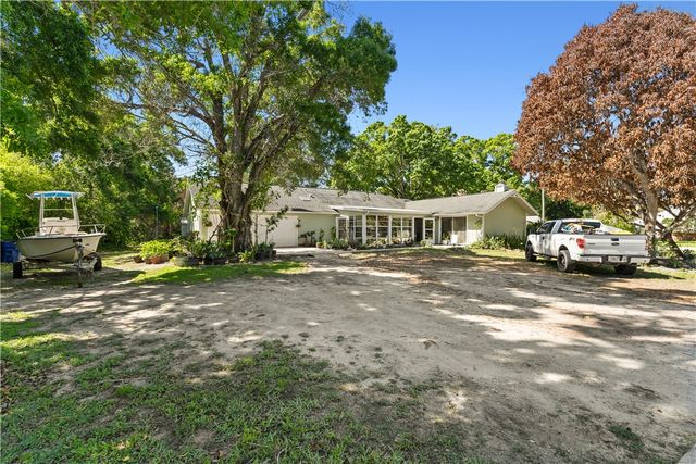 1850 25th Avenue, Vero Beach, FL 32960