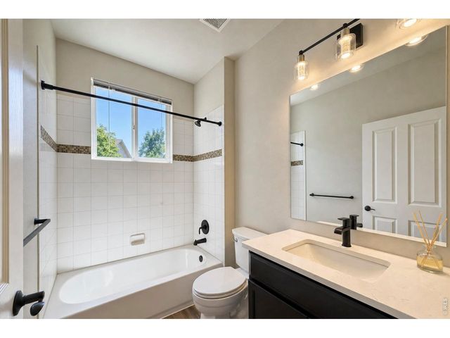 915 Snowy Plain Rd, Fort Collins, CO 80525
