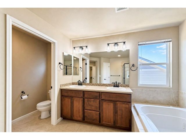 915 Snowy Plain Rd, Fort Collins, CO 80525