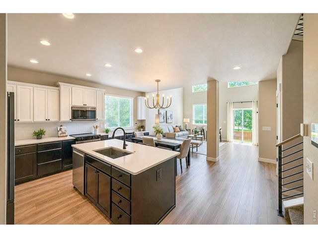 915 Snowy Plain Rd, Fort Collins, CO 80525
