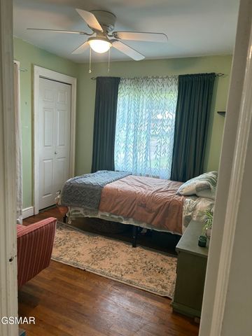 946 E Moody Avenue, Knoxville, TN 37920