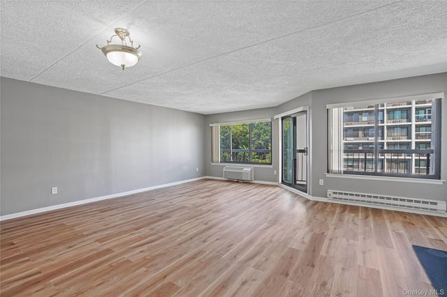 200 High Point PH6, Hartsdale, NY 10530