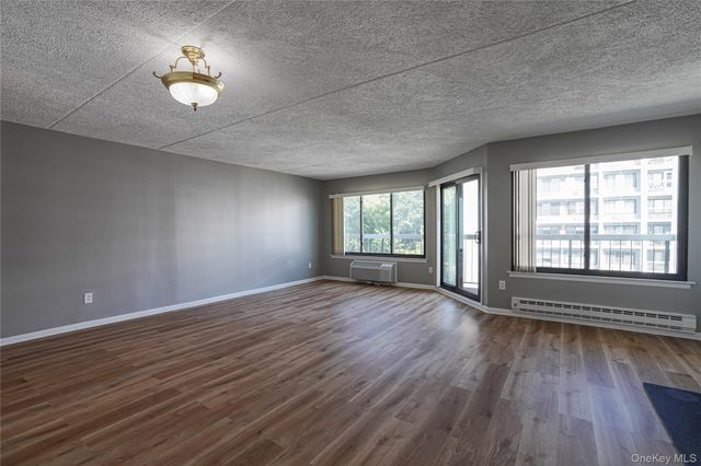 200 High Point PH6, Hartsdale, NY 10530
