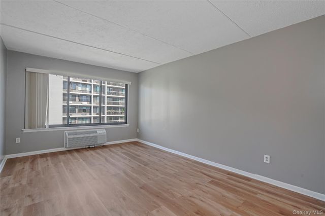 200 High Point PH6, Hartsdale, NY 10530