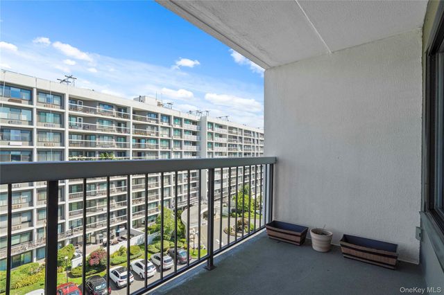 200 High Point PH6, Hartsdale, NY 10530