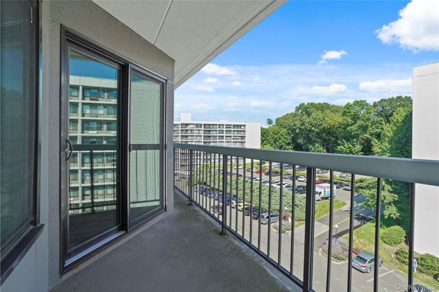 200 High Point PH6, Hartsdale, NY 10530