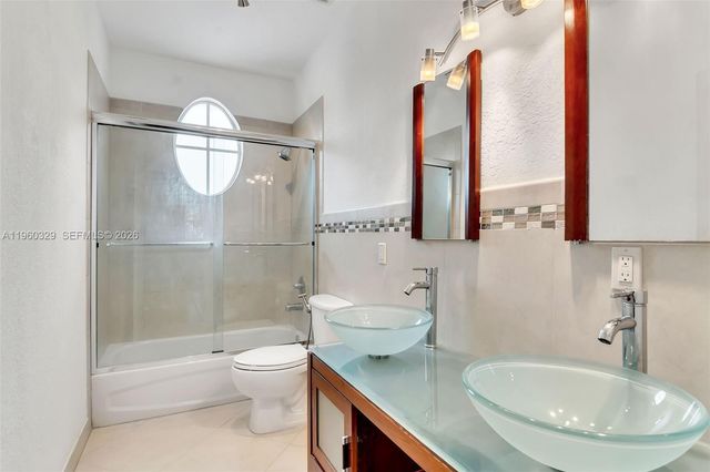 11321 NW 84th St, Doral, FL 33178