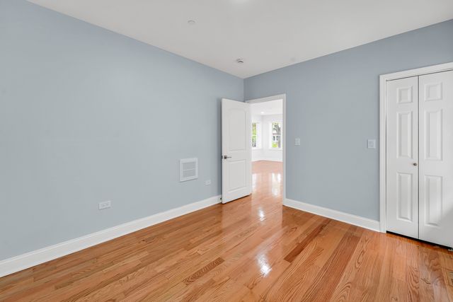 1115 N Taylor Avenue, Oak Park, IL 60302