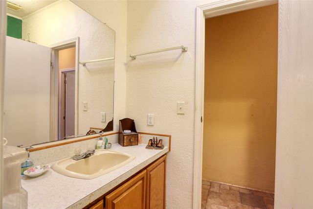 385 County Road 161, Streetman, TX 75859