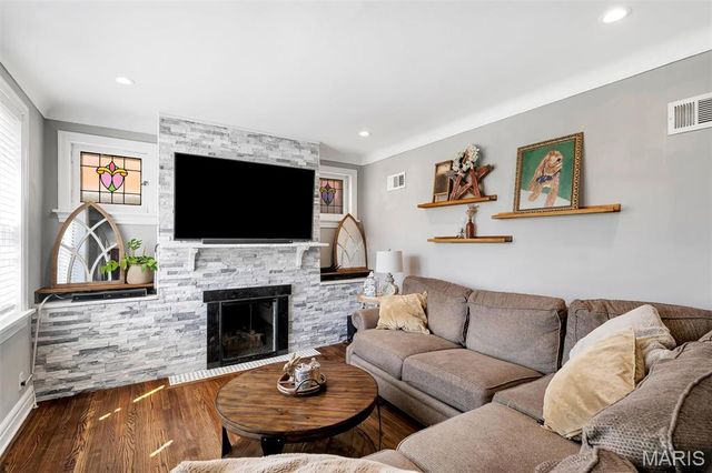 5753 Lindenwood Avenue, St Louis, MO 63109