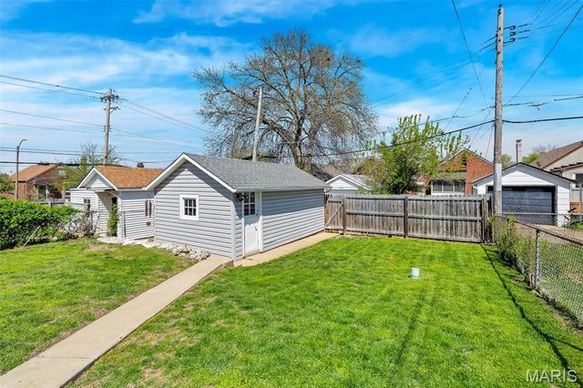 5753 Lindenwood Avenue, St Louis, MO 63109