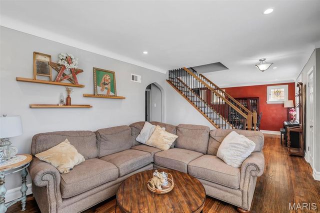 5753 Lindenwood Avenue, St Louis, MO 63109