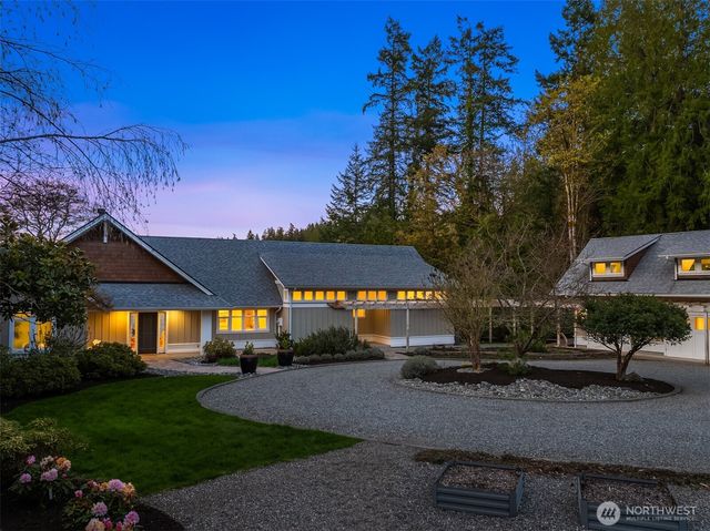 10478 Arrow Point Drive NE, Bainbridge Island, WA 98110