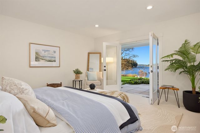 10478 Arrow Point Drive NE, Bainbridge Island, WA 98110