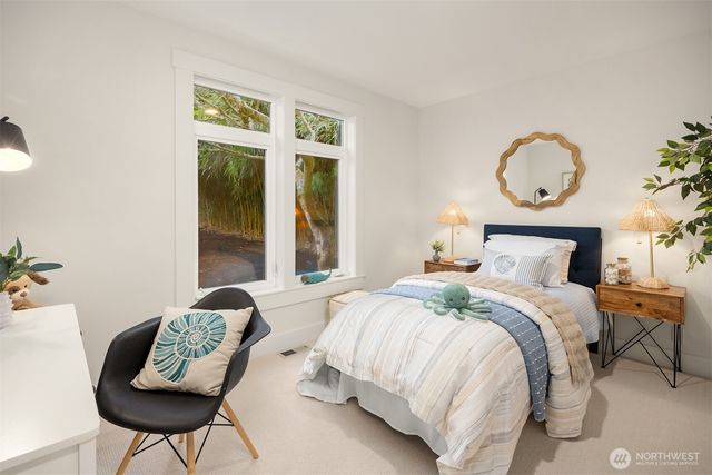 10478 Arrow Point Drive NE, Bainbridge Island, WA 98110