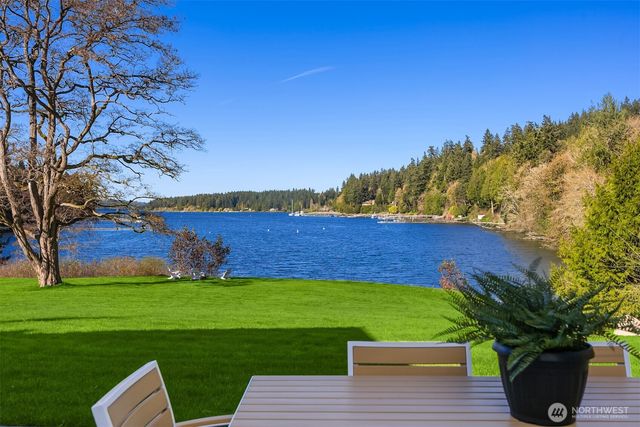 10478 Arrow Point Drive NE, Bainbridge Island, WA 98110