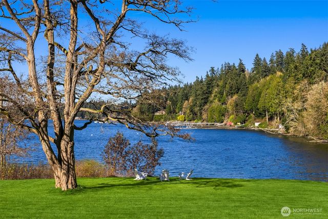 10478 Arrow Point Drive NE, Bainbridge Island, WA 98110