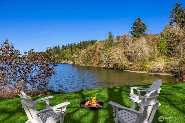 10478 Arrow Point Drive NE, Bainbridge Island, WA 98110