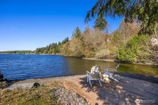 10478 Arrow Point Drive NE, Bainbridge Island, WA 98110