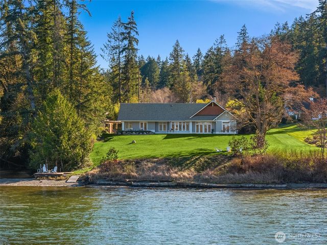 10478 Arrow Point Drive NE, Bainbridge Island, WA 98110
