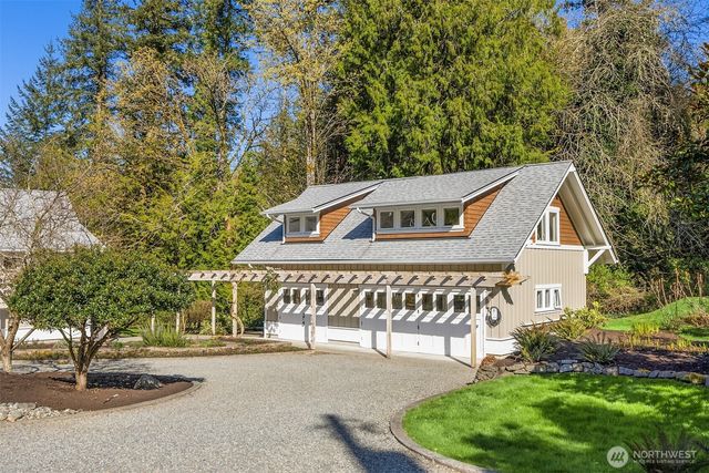 10478 Arrow Point Drive NE, Bainbridge Island, WA 98110
