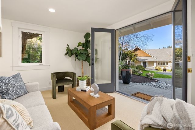 10478 Arrow Point Drive NE, Bainbridge Island, WA 98110