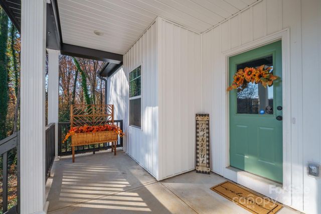 915 Brookwood Court, Statesville, NC 28677