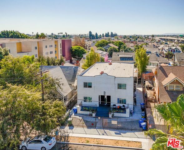 324 W 51st Street, Los Angeles, CA 90037