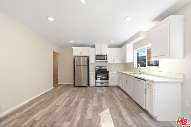 324 W 51st Street, Los Angeles, CA 90037