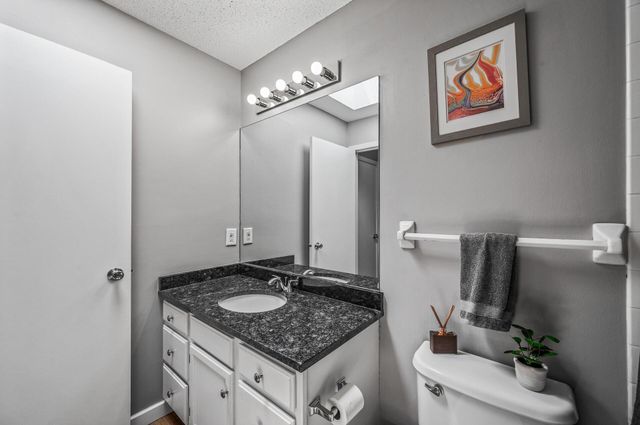 8019 Xerxes Avenue S 202, Bloomington, MN 55431