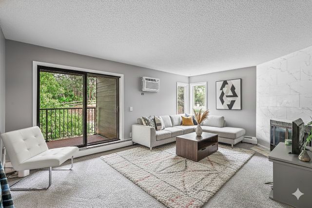 8019 Xerxes Avenue S 202, Bloomington, MN 55431