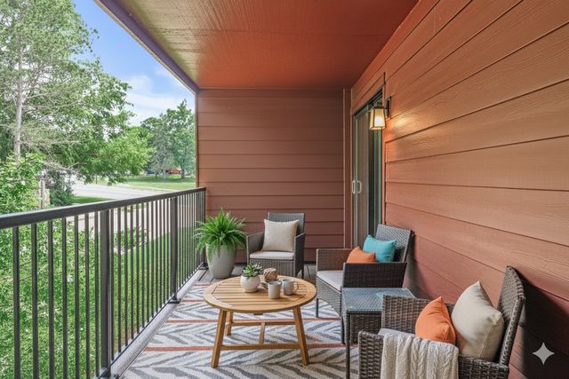 8019 Xerxes Avenue S 202, Bloomington, MN 55431