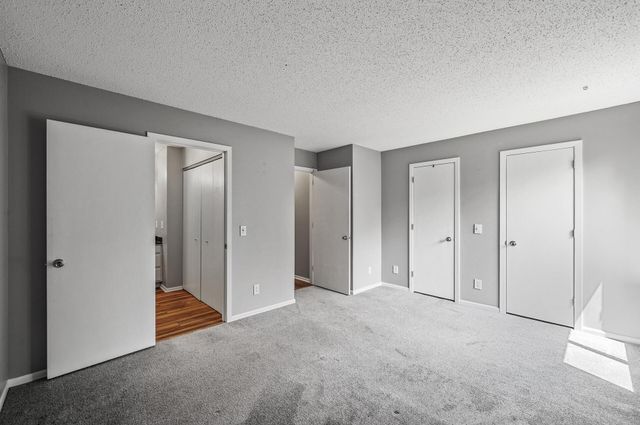 8019 Xerxes Avenue S 202, Bloomington, MN 55431