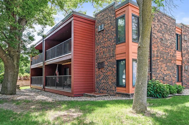 8019 Xerxes Avenue S 202, Bloomington, MN 55431