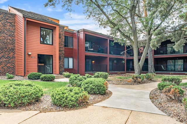 8019 Xerxes Avenue S 202, Bloomington, MN 55431